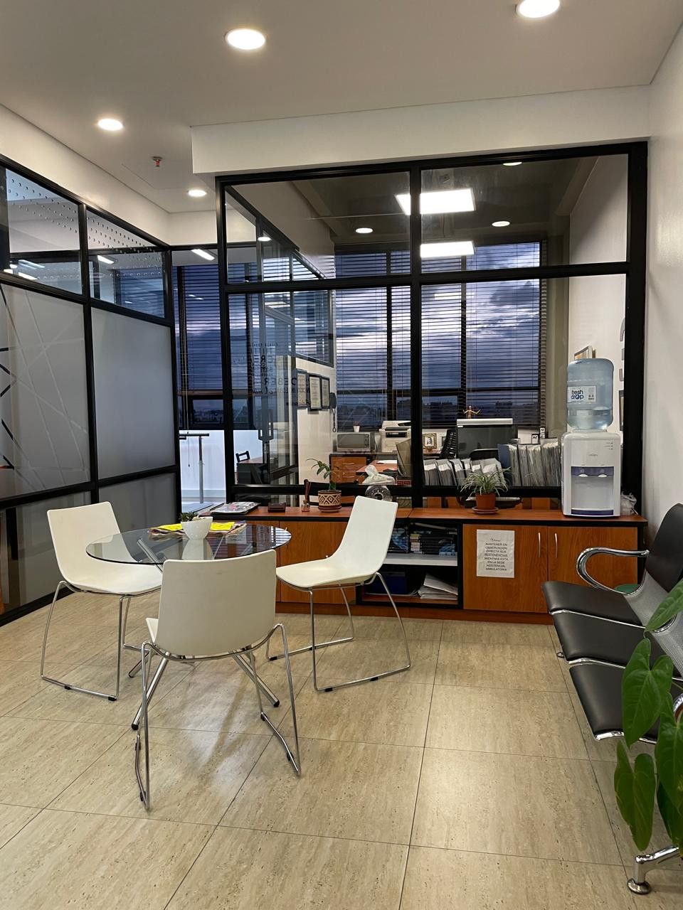 Consultorio en venta Cundinamarca Bogotá Bella Suiza 88 m2 Habitaciones 0 Baños 1 Garajes 2 Precio $1150000000