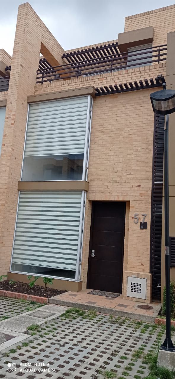 Casa en arriendo Cundinamarca Cajicá Parque Ciudad Pomar - Aliso 114 m2 Habitaciones 3 Baños 4 Garajes 2 Precio $3800000