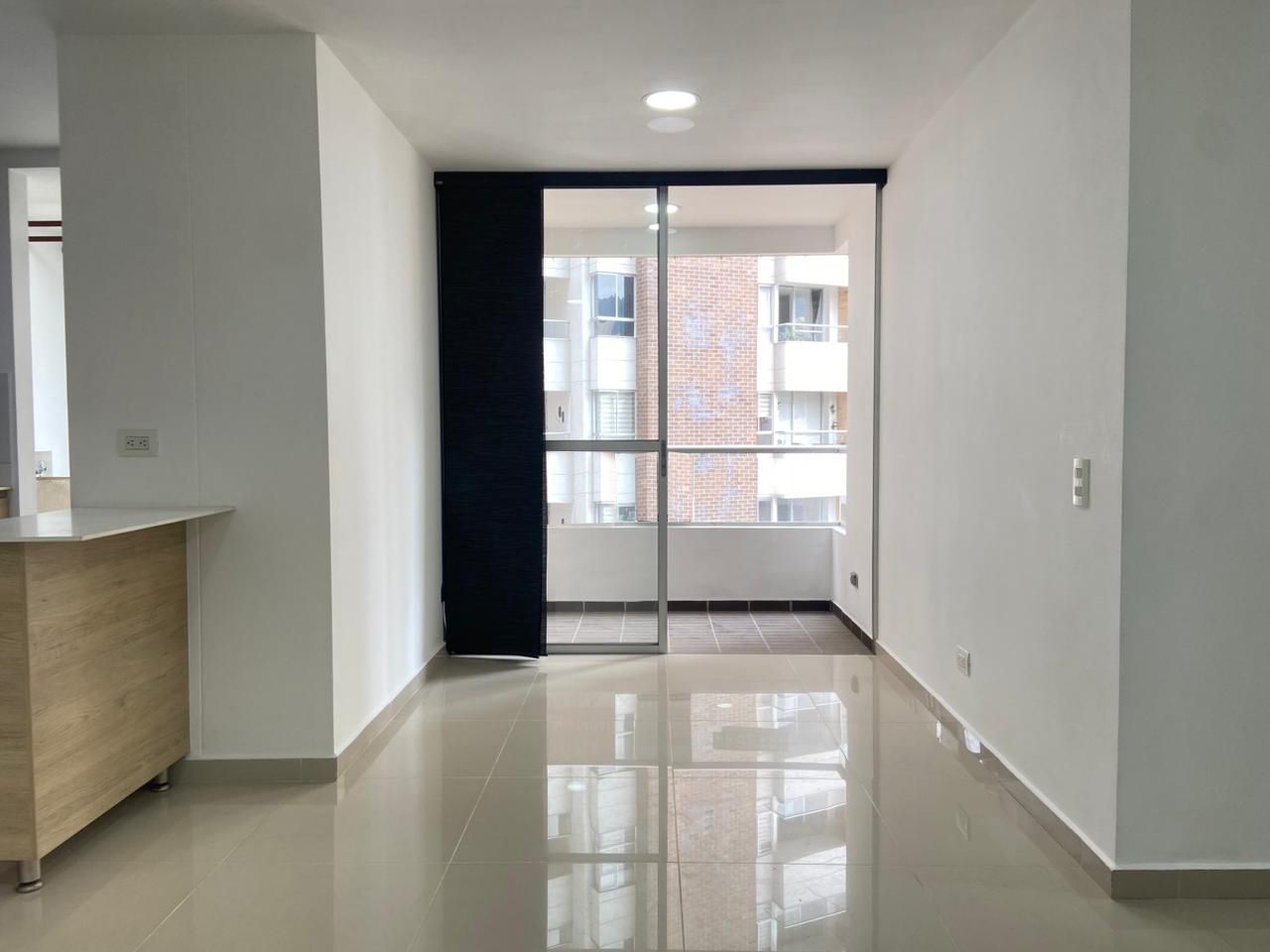 Apartamento en arriendo Antioquia Sabaneta Calle Larga 75 m2 Habitaciones 3 Baños 2 Garajes 2 Precio $2950000