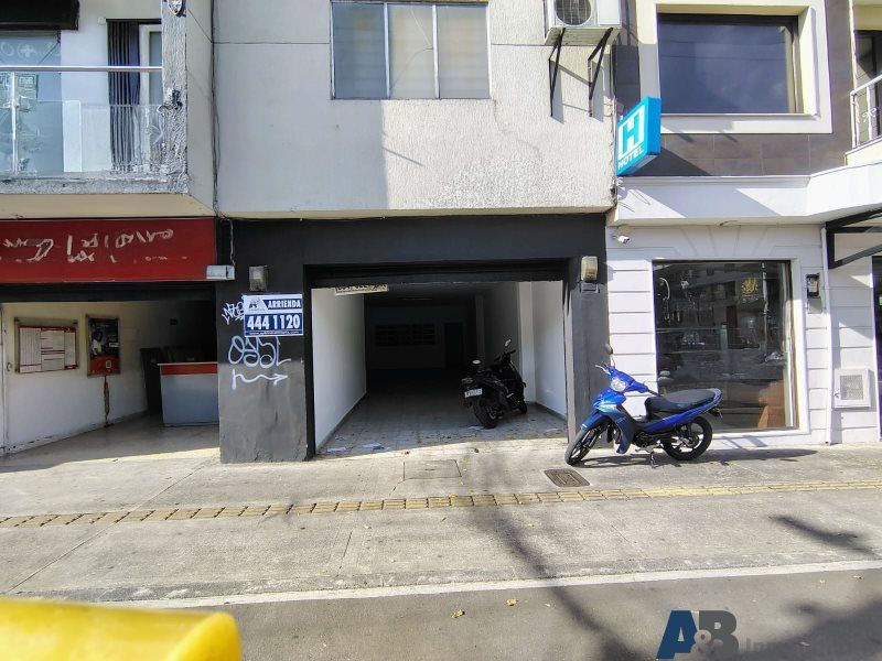 Local en arriendo Antioquia Medellín Naranjal 65 m2 Habitaciones 0 Baños 2 Garajes 0 Precio $4200000