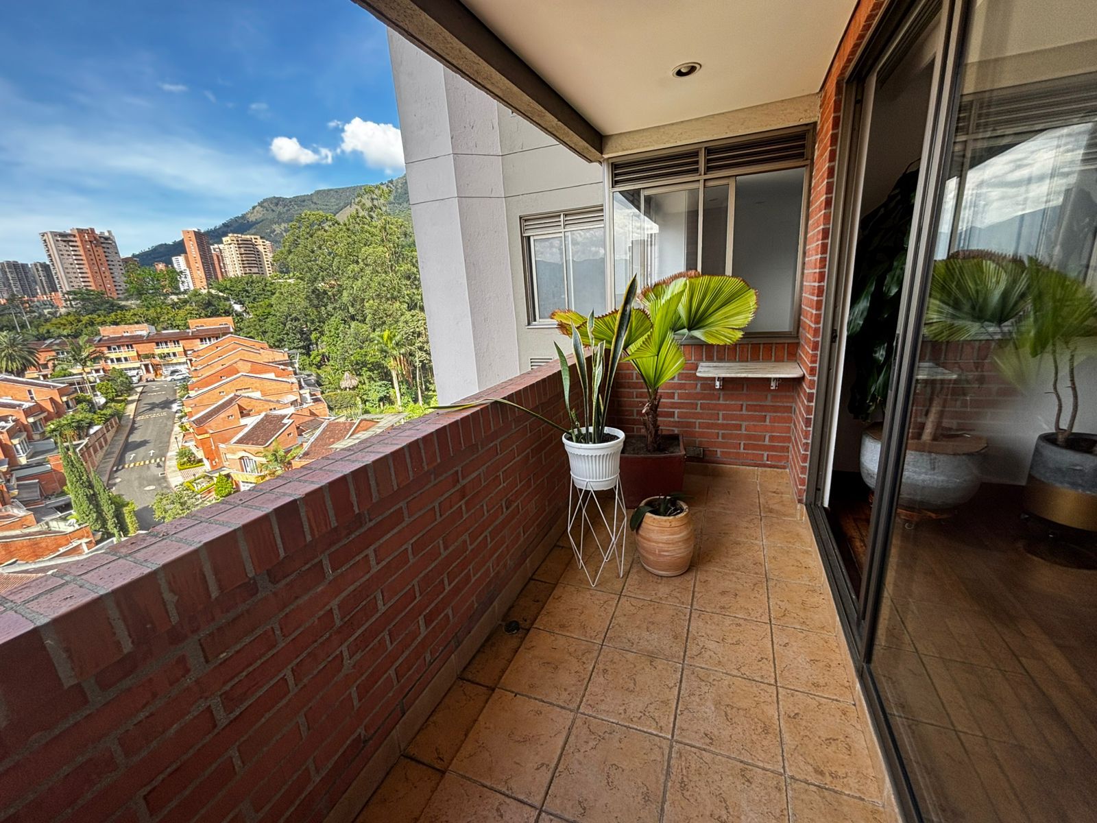 Apartamento en arriendo Antioquia Medellín Los Balsos No2 242 m2 Habitaciones 3 Baños 5 Garajes 2 Precio $9000000