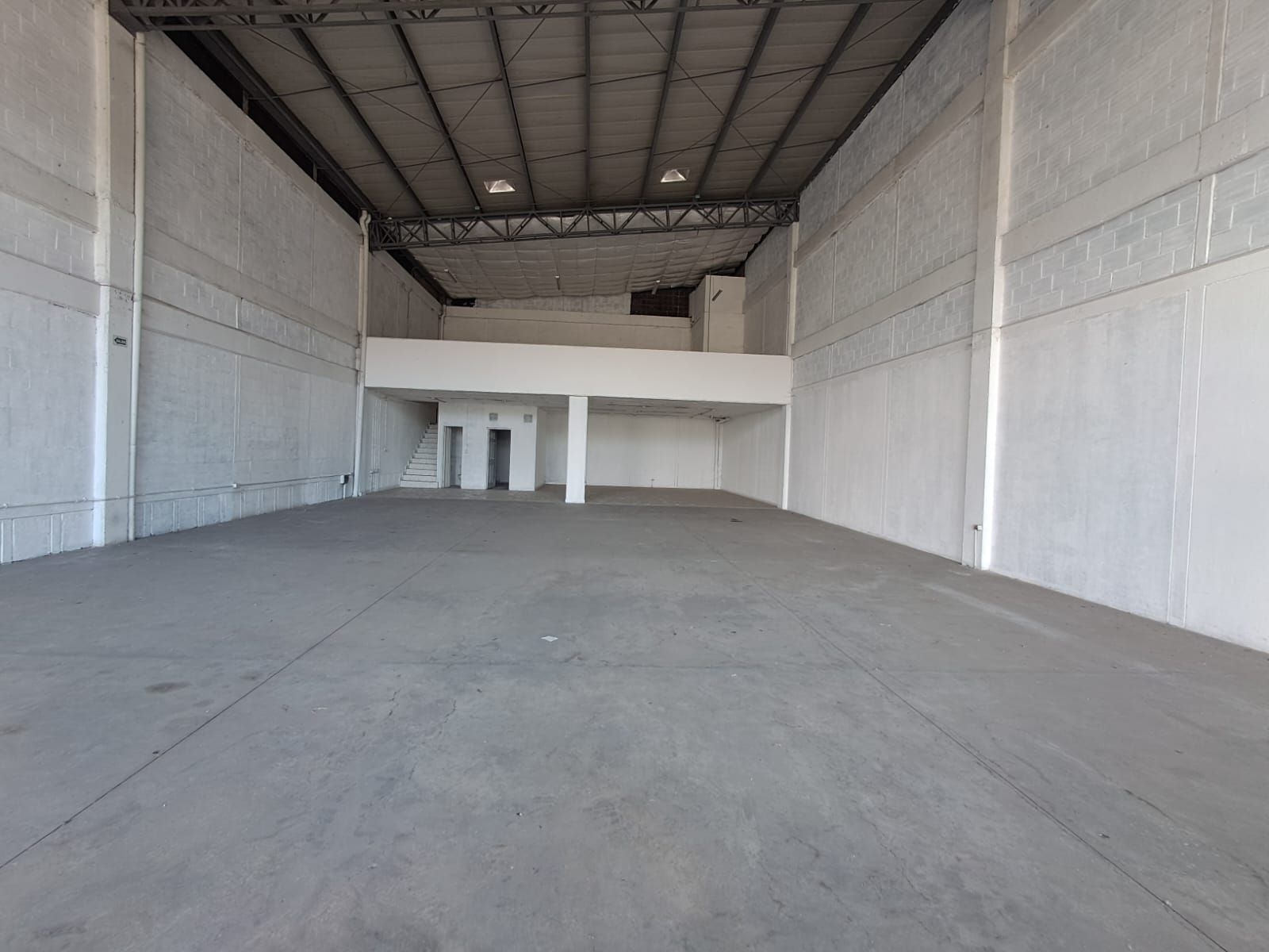 Bodega en arriendo Risaralda Pereira La Villa 368 m2 Habitaciones 0 Baños 3 Garajes 4 Precio $9500000