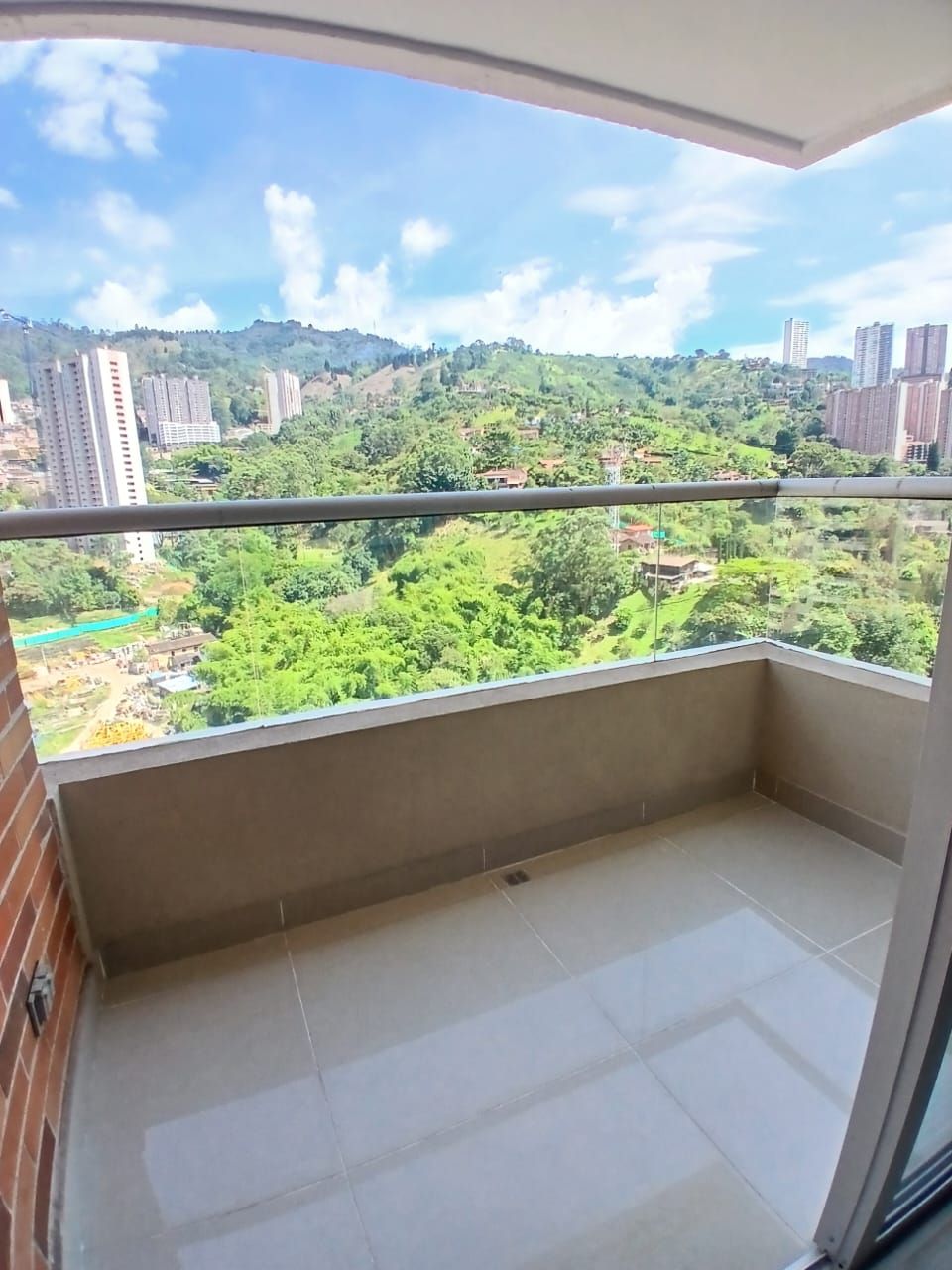 Apartamento en arriendo Antioquia Sabaneta La Barquereña 75 m2 Habitaciones 3 Baños 2 Garajes 1 Precio $2600000