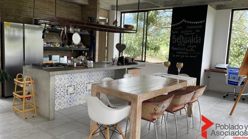 Casa en arriendo Antioquia La Estrella La Estrella 210 m2 Habitaciones 3 Baños 2 Garajes 1 Precio $5500000