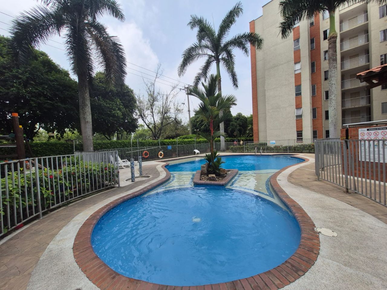 Apartamento en venta Valle Del Cauca Cali Los Portales - Nuevo Rey 81 m2 Habitaciones 3 Baños 2 Garajes 1 Precio $399000000