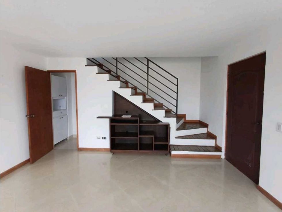 Apartamento en arriendo Antioquia Medellín La Gloria 97 m2 Habitaciones 3 Baños 3 Garajes 1 Precio $3000000