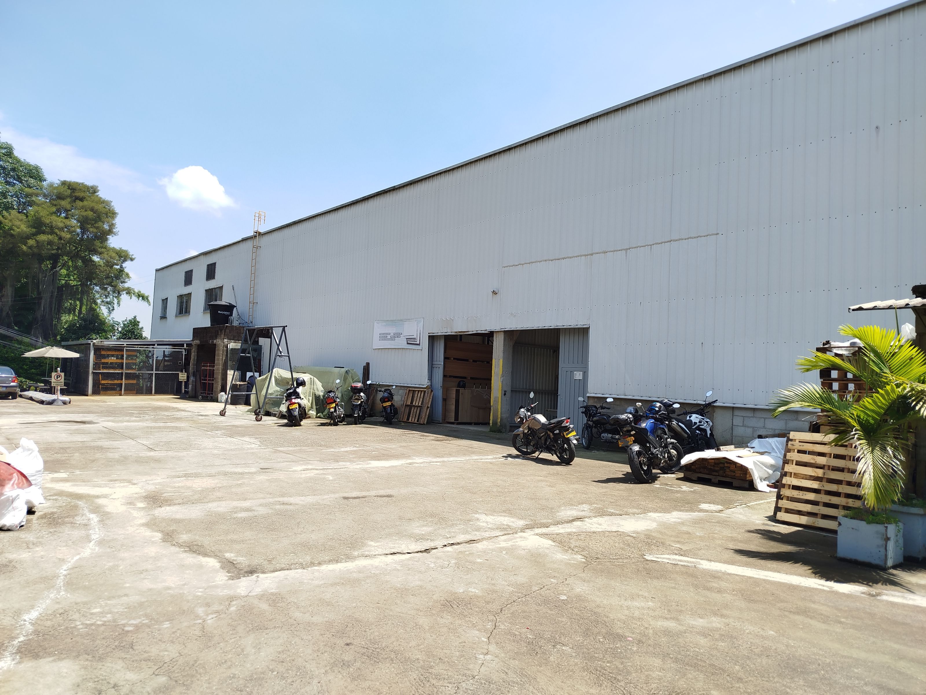 Bodega en arriendo Antioquia La Estrella Bellos Aires 460 m2 Habitaciones 0 Baños 2 Garajes 0 Precio $13000000