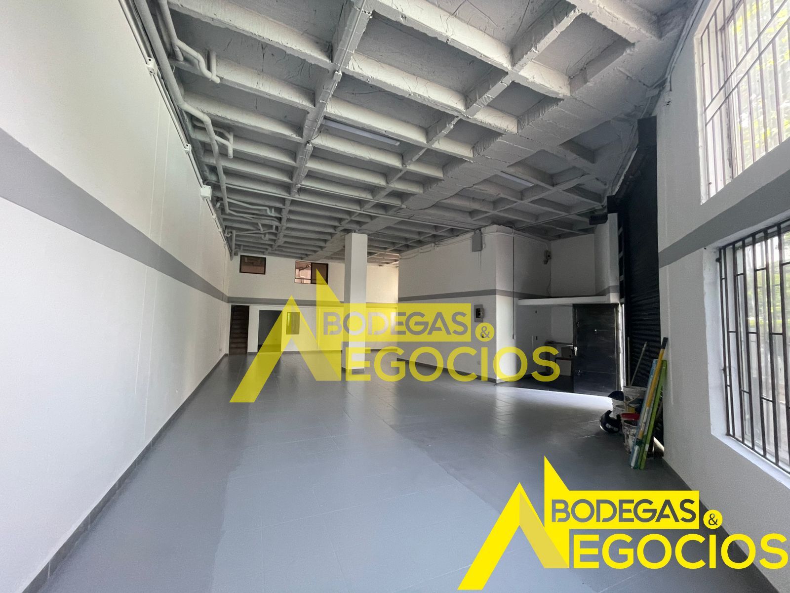 Bodega en arriendo Antioquia Medellín Villanueva 220 m2 Habitaciones 0 Baños 5 Garajes 2 Precio $7500000