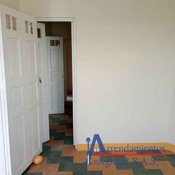 Apartamento en arriendo Antioquia Medellín Cataluña 110 m2 Habitaciones 4 Baños 1 Garajes 0 Precio $2000000