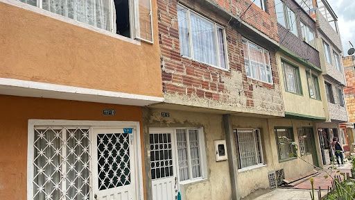 Casa en venta Cundinamarca Bogotá Los Comuneros 142 m2 Habitaciones 6 Baños 3 Garajes 0 Precio $380000000
