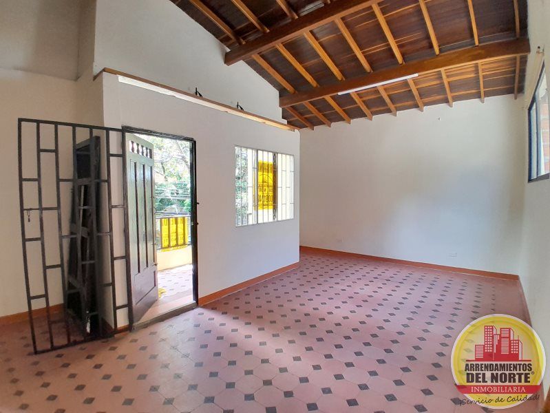 Casa en arriendo Antioquia Medellín Prado 148 m2 Habitaciones 5 Baños 2 Garajes 0 Precio $2500000
