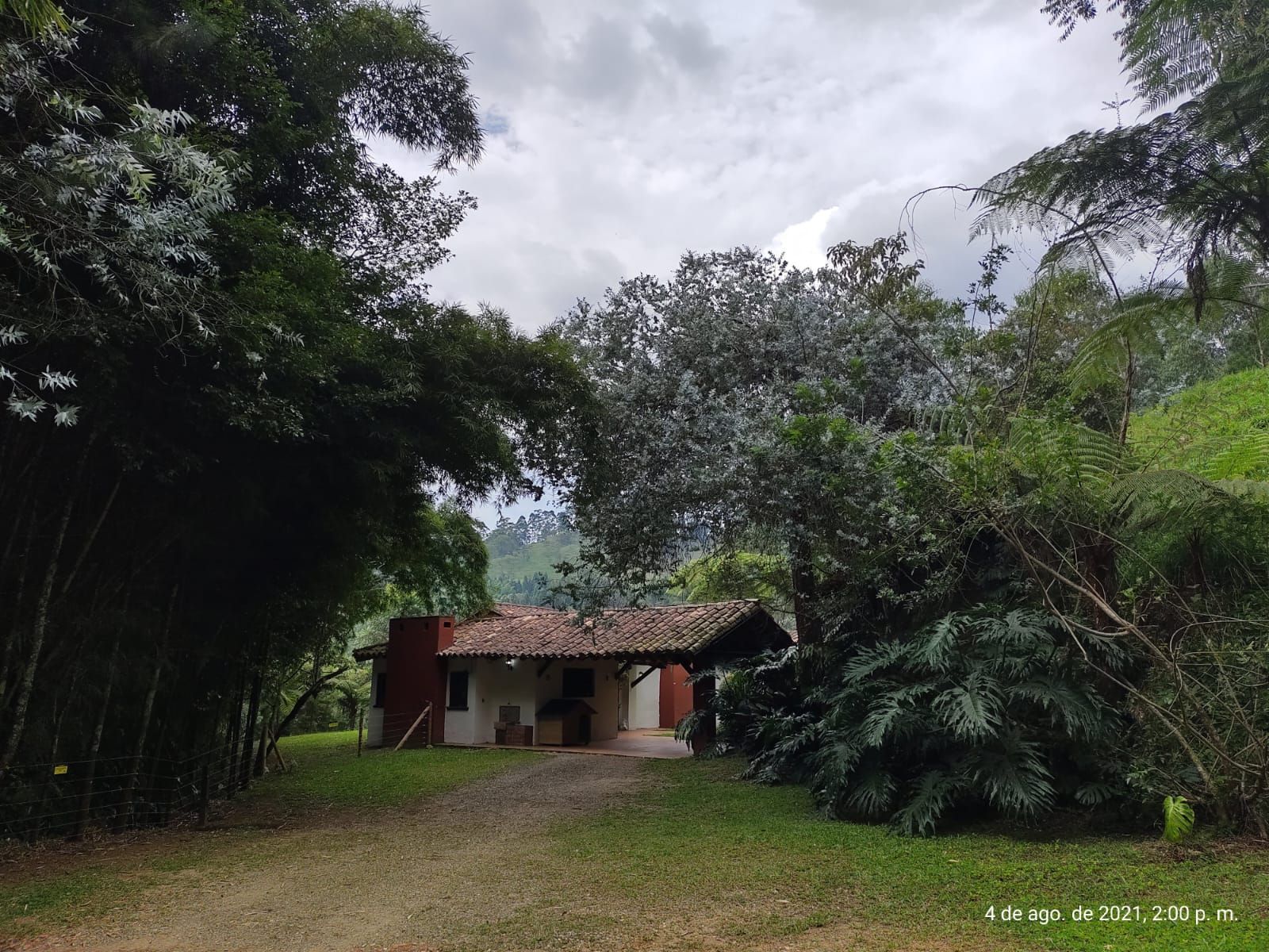 Casa en arriendo Antioquia La Estrella San Isidro 380 m2 Habitaciones 3 Baños 2 Garajes 2 Precio $5300000