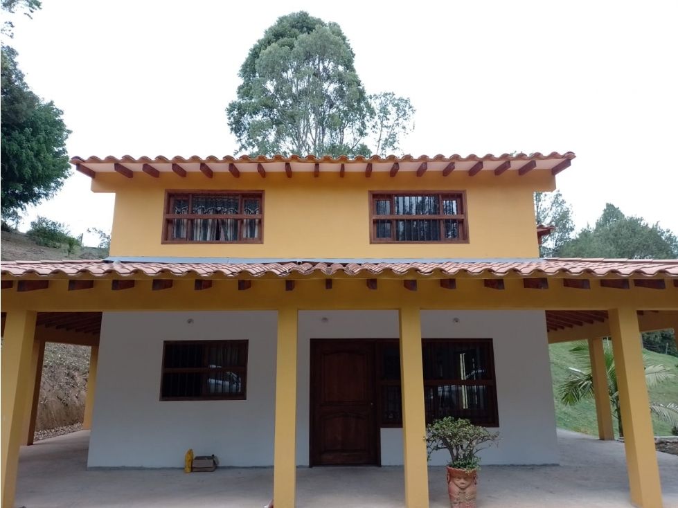 Finca en venta Antioquia Rionegro Rionegro 200 m2 Habitaciones 5 Baños 5 Garajes 3 Precio $1600000000