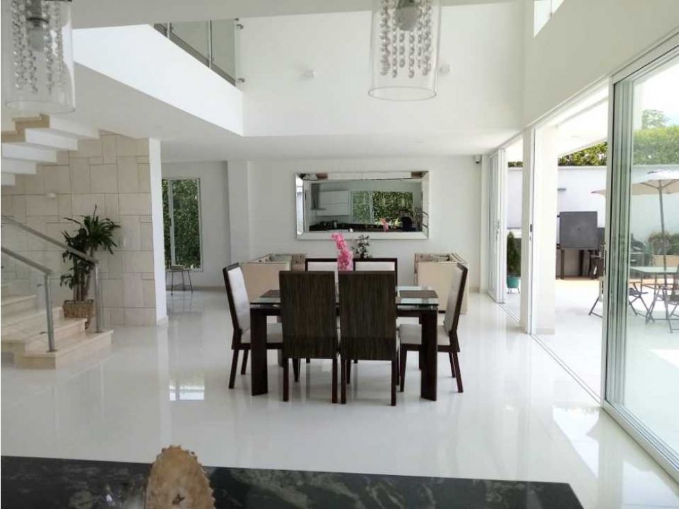 Casa en venta Valle Del Cauca Jamundí Cn Valle Verde 400 m2 Habitaciones 4 Baños 5 Garajes 4 Precio $1450000000