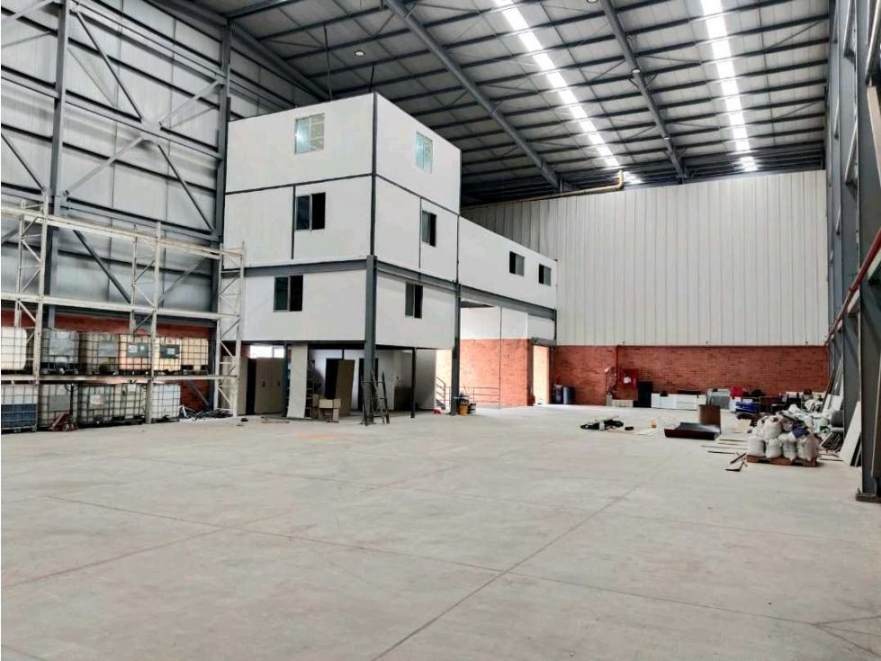 Bodega en venta Valle Del Cauca Yumbo Zona Industrial 800 m2 Habitaciones 0 Baños 4 Garajes 4 Precio $2400000000