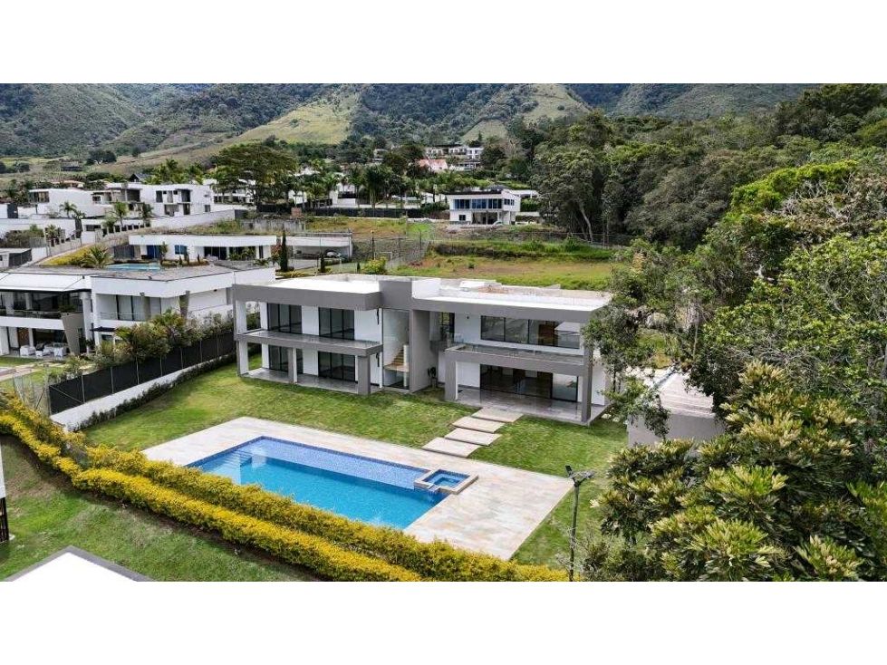Casa en venta Valle Del Cauca Calima Calima 730 m2 Habitaciones 8 Baños 10 Garajes 12 Precio $2550000000