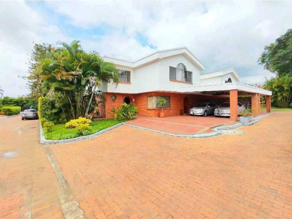 Casa en venta Valle Del Cauca Cali Nn 324 m2 Habitaciones 4 Baños 5 Garajes 4 Precio $1400000000