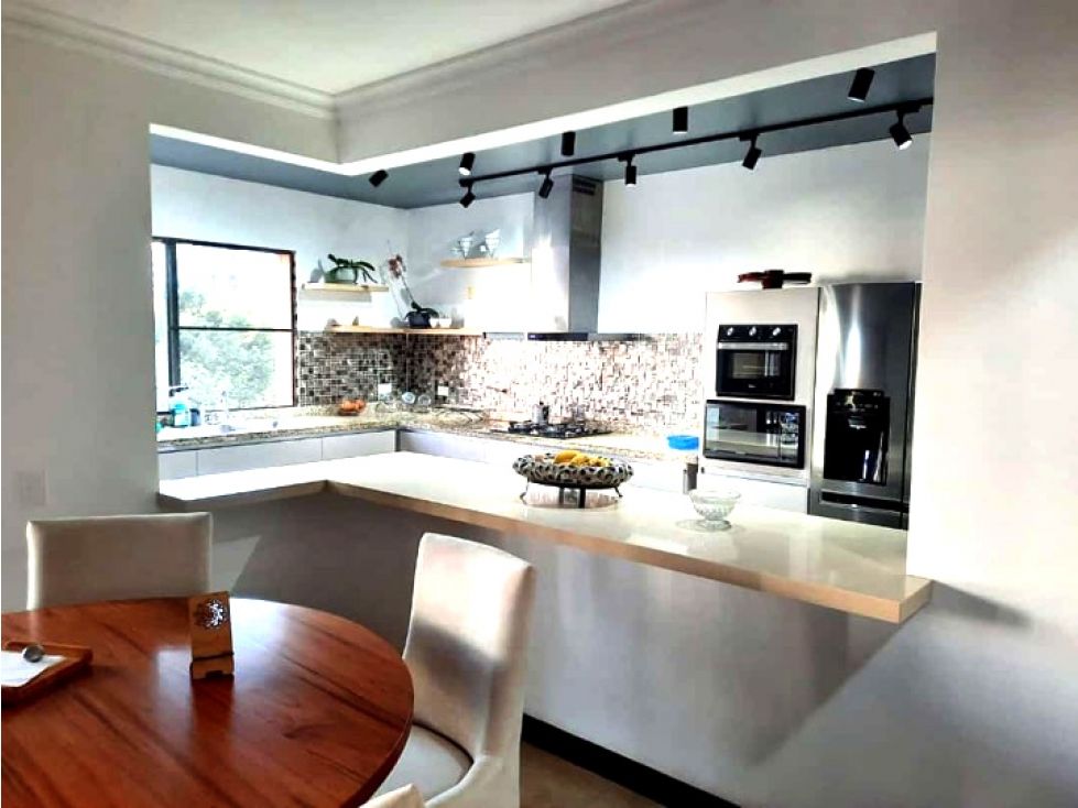 Apartamento en arriendo Valle Del Cauca Cali Santa Rita 190 m2 Habitaciones 3 Baños 3 Garajes 3 Precio $6800000