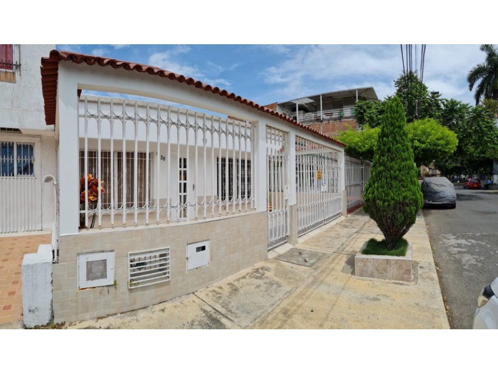 Casa en venta Valle Del Cauca Cali Champagnat 220 m2 Habitaciones 4 Baños 2 Garajes 2 Precio $570000000