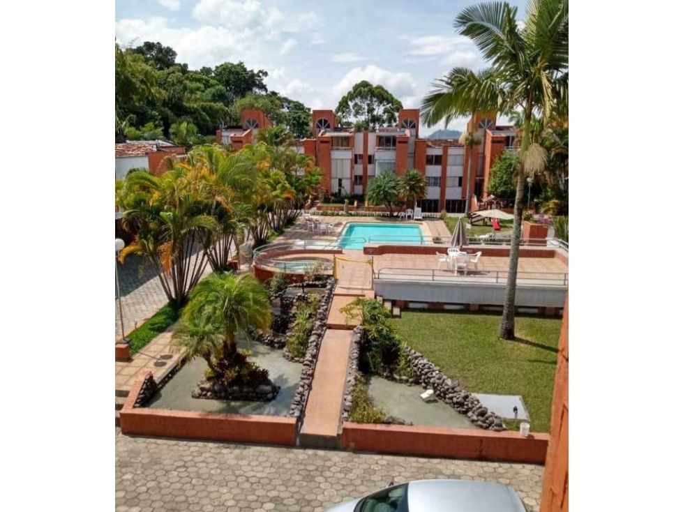 Casa en venta Risaralda Pereira El Terminal 251 m2 Habitaciones 4 Baños 3 Garajes 2 Precio $850000000