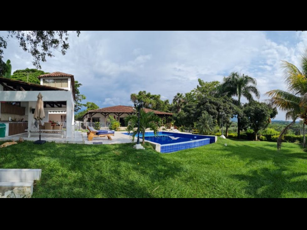 Casa en venta Valle Del Cauca Tuluá Ciudad Campestre Los Oiti 800 m2 Habitaciones 4 Baños 4 Garajes 10 Precio $2400000000