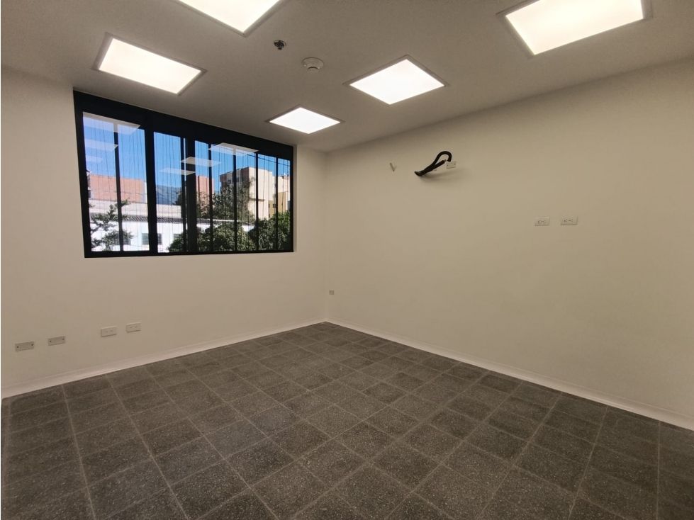 Consultorio en arriendo Antioquia Medellín Cuarta Brigada 35 m2 Habitaciones 0 Baños 1 Garajes 0 Precio $3500000