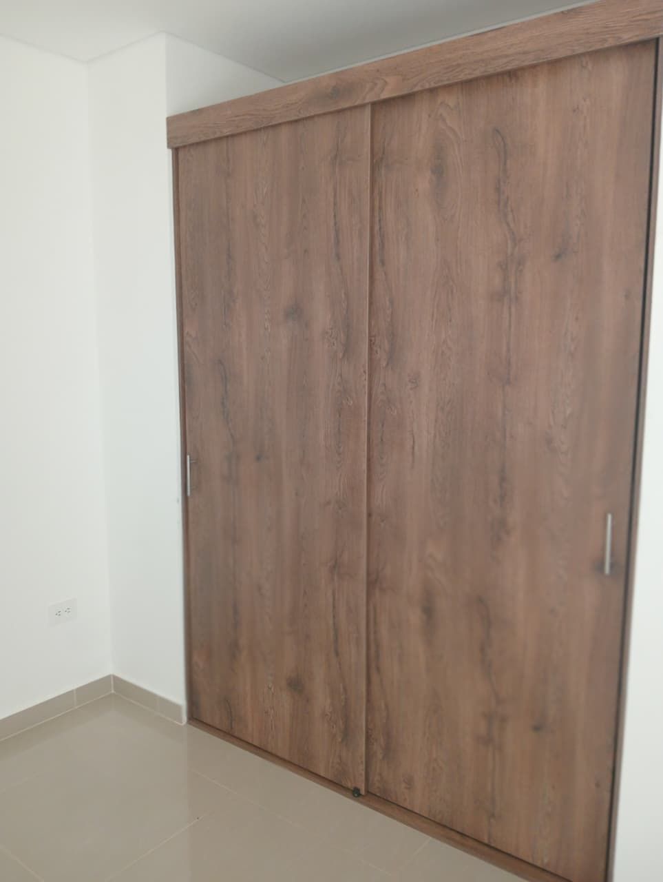 Casa en arriendo o venta Antioquia Rionegro San Antonio 140 m2 Habitaciones 3 Baños 3 Garajes 1 Precio venta $950000000 Precio arriendo $4000000