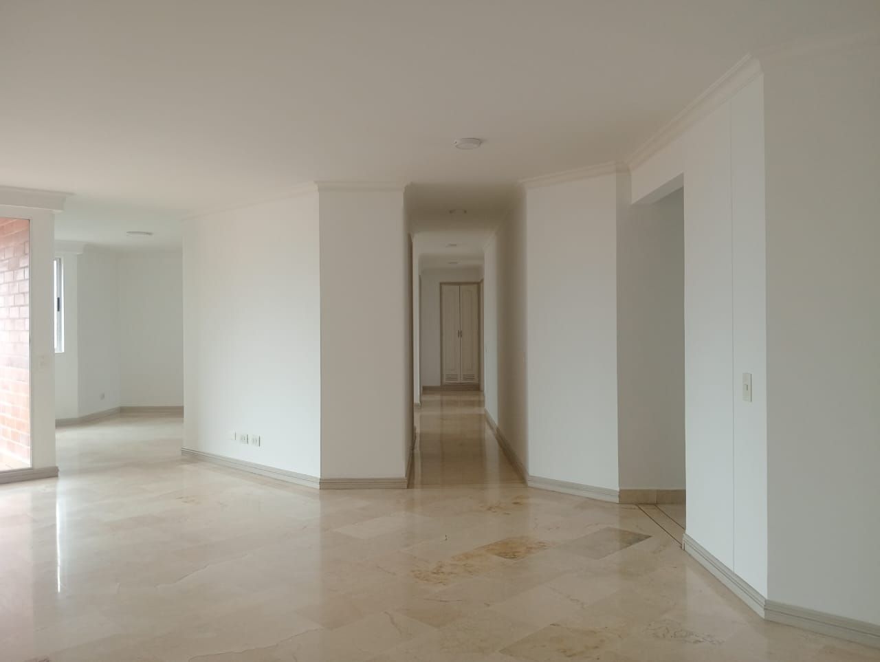 Apartamento en arriendo Antioquia Medellín Laureles 182 m2 Habitaciones 3 Baños 4 Garajes 1 Precio $7700000