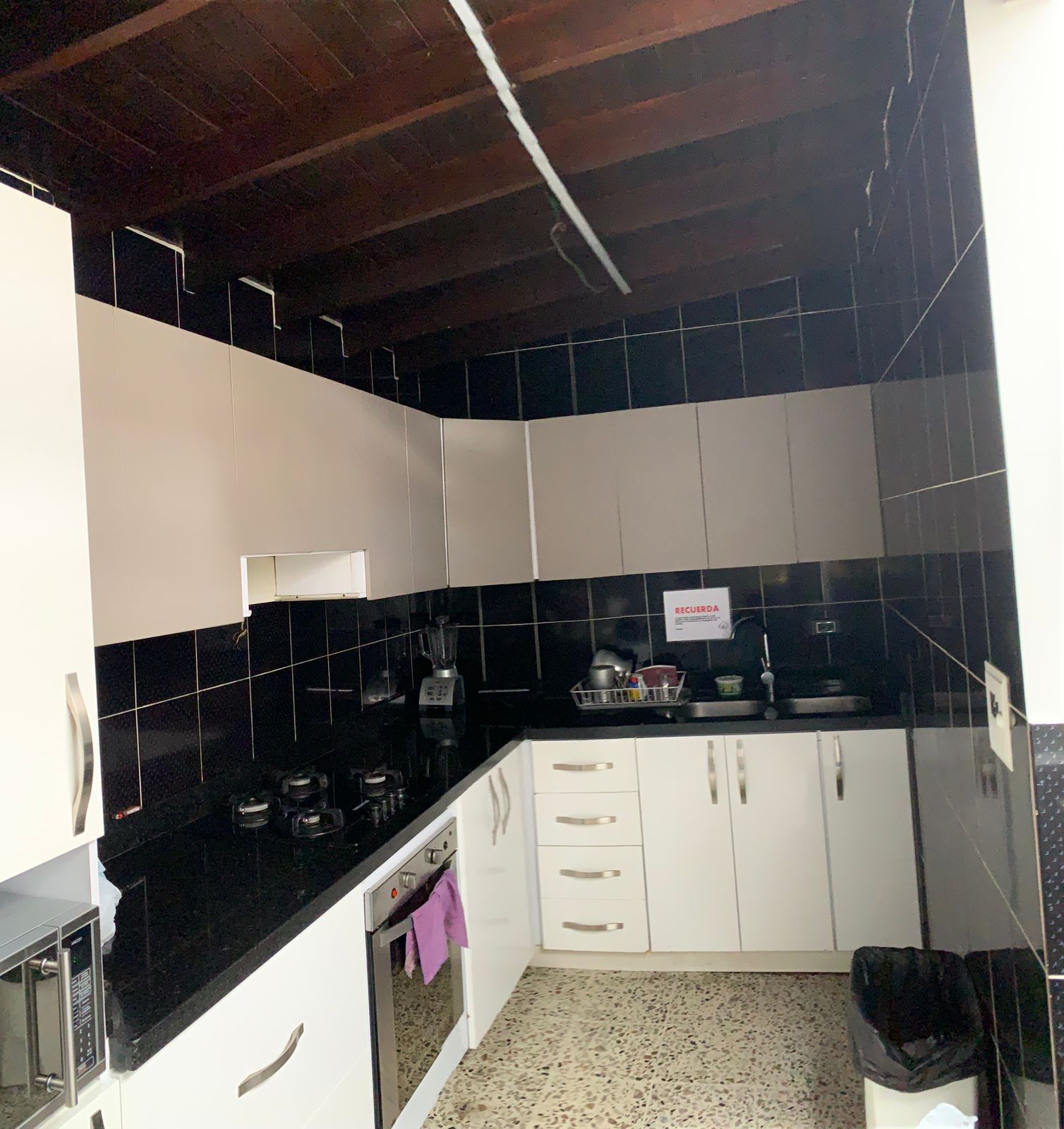 Casa en arriendo Antioquia Medellín Laureles 180 m2 Habitaciones 6 Baños 3 Garajes 0 Precio $7000000