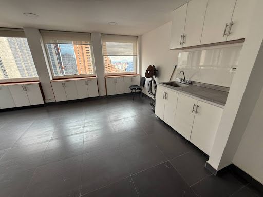 Oficina en arriendo Cundinamarca Bogotá San Diego 270 m2 Habitaciones 0 Baños 2 Garajes 0 Precio $15800000