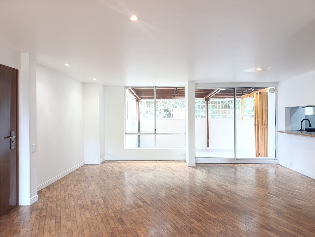 Apartamento en venta Antioquia Medellín El Castillo 101 m2 Habitaciones 3 Baños 2 Garajes 2 Precio $780000000