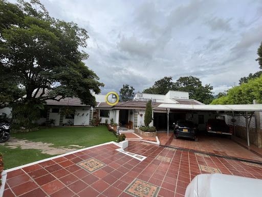 Casa en arriendo Santander Floridablanca Floridablanca 1100 m2 Habitaciones 6 Baños 10 Garajes 6 Precio $10000000