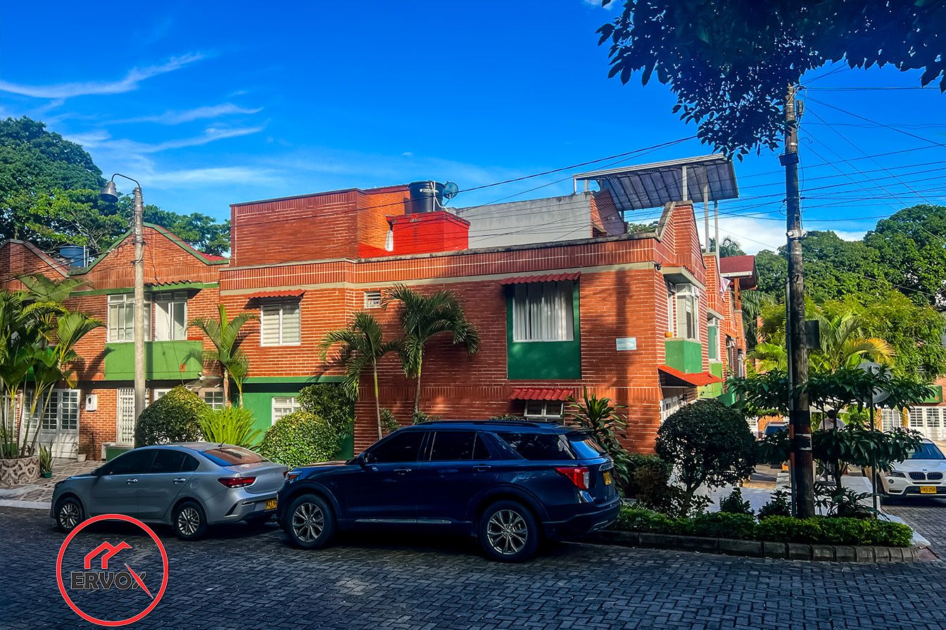 Casa en venta Tolima Ibagué Ub Los Molinos 150 m2 Habitaciones 4 Baños 3 Garajes 2 Precio $490000000