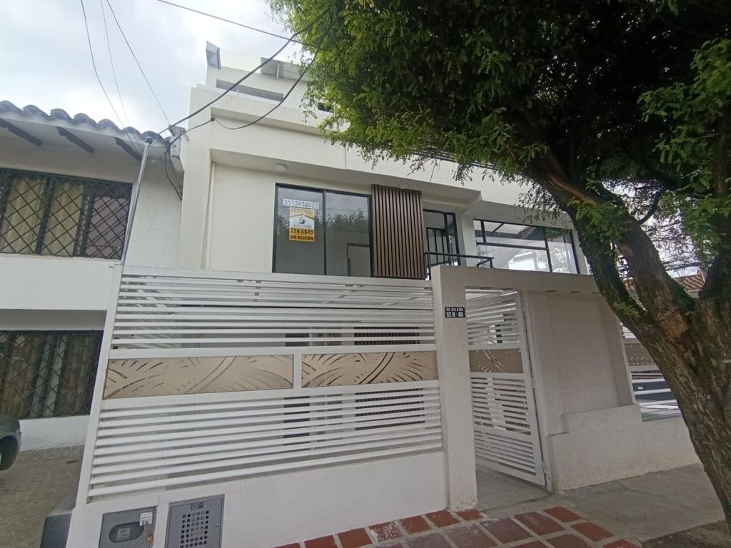 Casa en arriendo Valle Del Cauca Cali San Vicente 120 m2 Habitaciones 3 Baños 2 Garajes 3 Precio $3200000