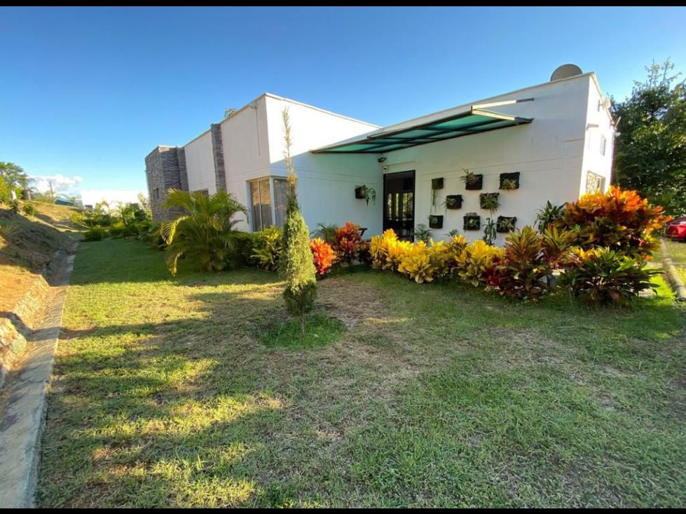 Finca en venta Antioquia Santafé De Antioquia Santafé De Antioquia 550 m2 Habitaciones 4 Baños 3 Garajes 3 Precio $1600000000