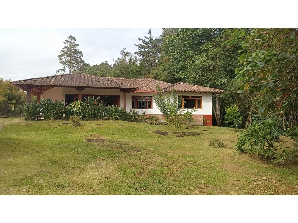 Casa en arriendo Antioquia Rionegro Cuatro Esquinas 280 m2 Habitaciones 3 Baños 3 Garajes 0 Precio $5500000