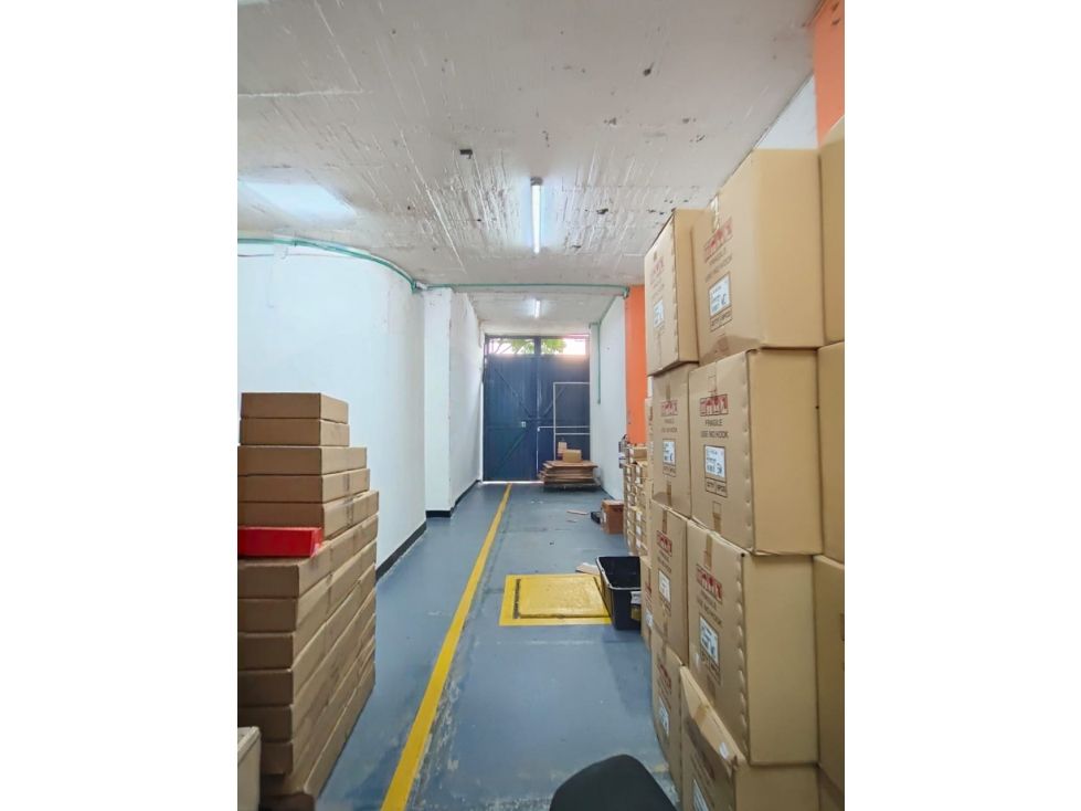 Bodega en venta Valle Del Cauca Cali Bretaña 500 m2 Habitaciones 0 Baños 5 Garajes 1 Precio $940000000