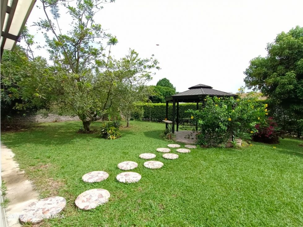 Casa en arriendo Valle Del Cauca Cali Parcelaciones Pance 400 m2 Habitaciones 7 Baños 6 Garajes 15 Precio $15000000