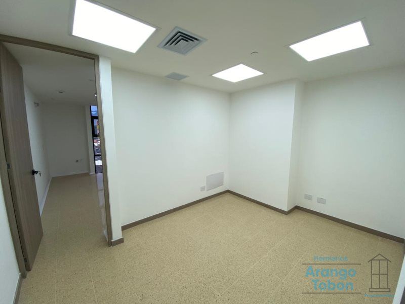 Oficina en arriendo o venta Antioquia Medellín Laureles 30 m2 Habitaciones 0 Baños 1 Garajes 1 Precio venta $480000000 Precio arriendo $4800000
