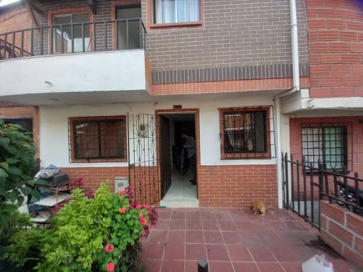 Casa en arriendo Antioquia Medellín Los Cerros - El Vergel 72 m2 Habitaciones 4 Baños 2 Garajes 0 Precio $1900000
