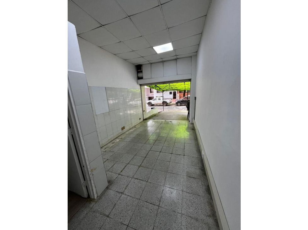 Local en arriendo Antioquia Medellín Los Colores 25 m2 Habitaciones 0 Baños 1 Garajes 0 Precio $1450000