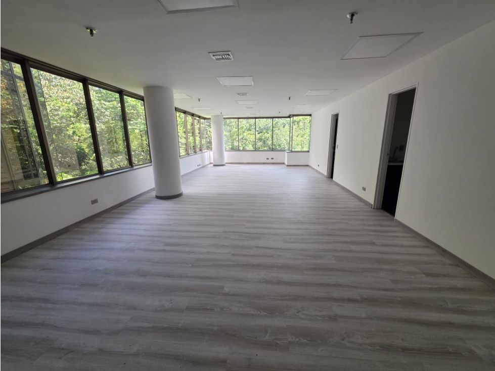 Oficina en arriendo Antioquia Medellín El Poblado 70 m2 Habitaciones 0 Baños 2 Garajes 1 Precio $8500000