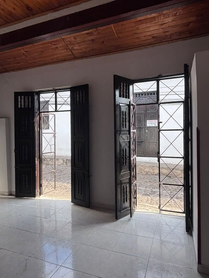 Local en arriendo Santander Girón Casco Urbano 30 m2 Habitaciones 0 Baños 1 Garajes 0 Precio $950000