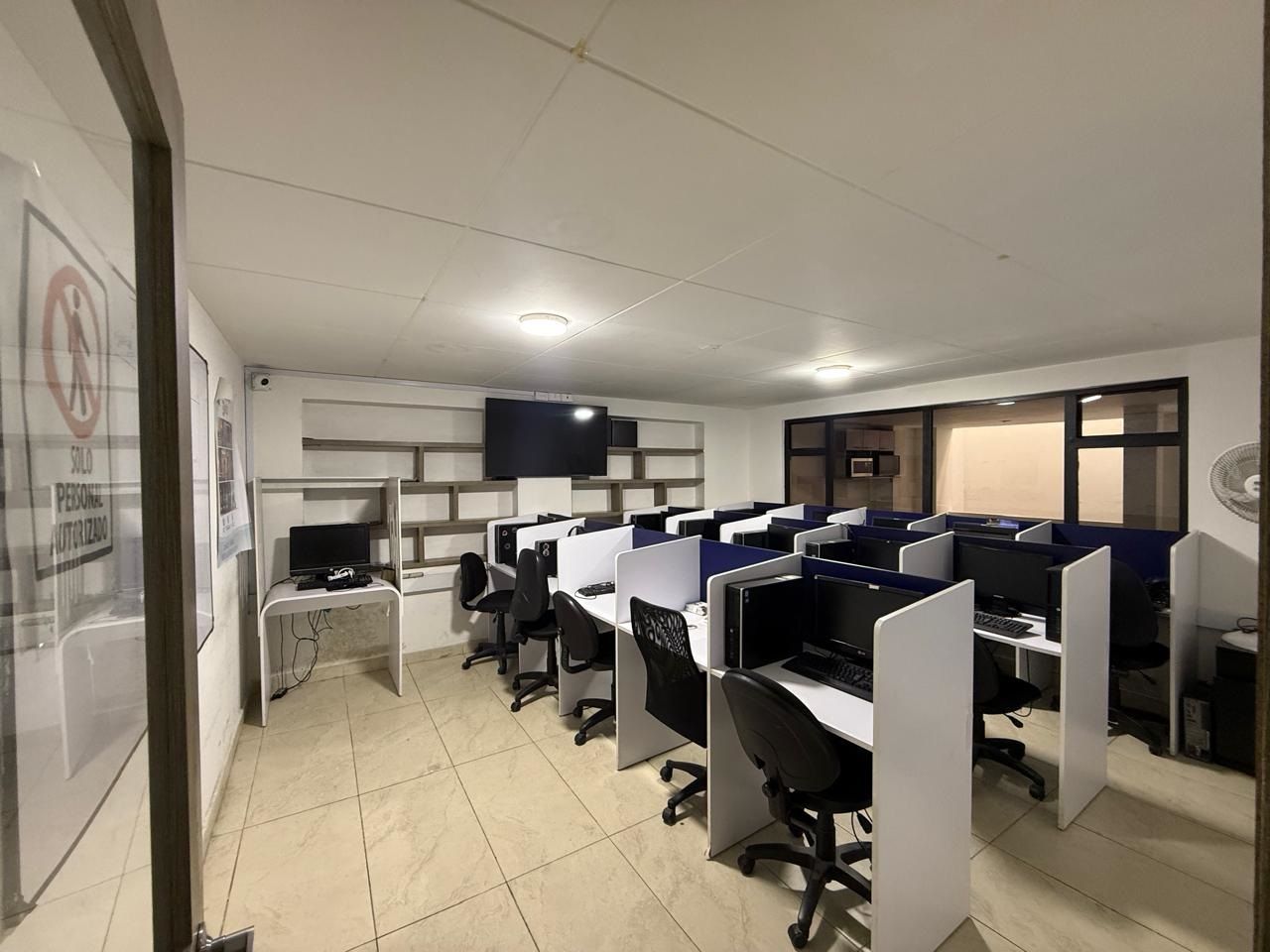 Oficina en arriendo Cundinamarca Bogotá Santa Isabel Sur 60 m2 Habitaciones 0 Baños 2 Garajes 0 Precio $4000000