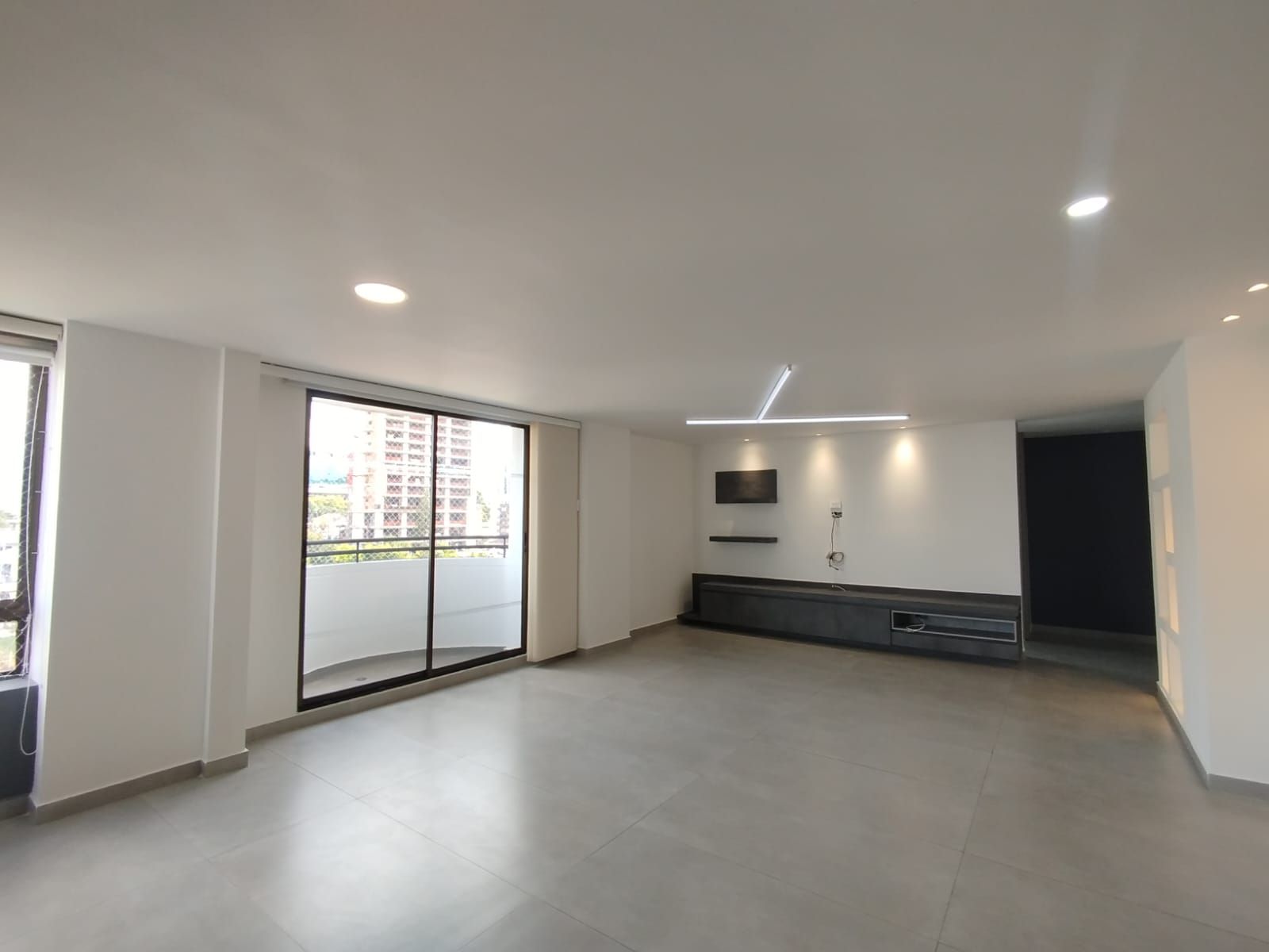 Apartamento en arriendo o venta Risaralda Pereira Pinares De San Martin 110 m2 Habitaciones 3 Baños 2 Garajes 1 Precio venta $900000000 Precio arriendo $4300000