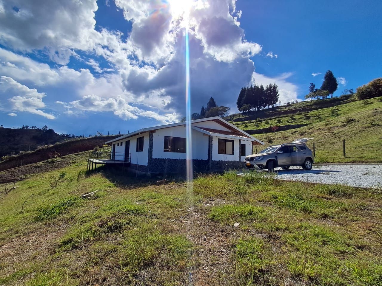 Finca en arriendo Antioquia Guarne Guarne 220 m2 Habitaciones 3 Baños 4 Garajes 2 Precio $4500000