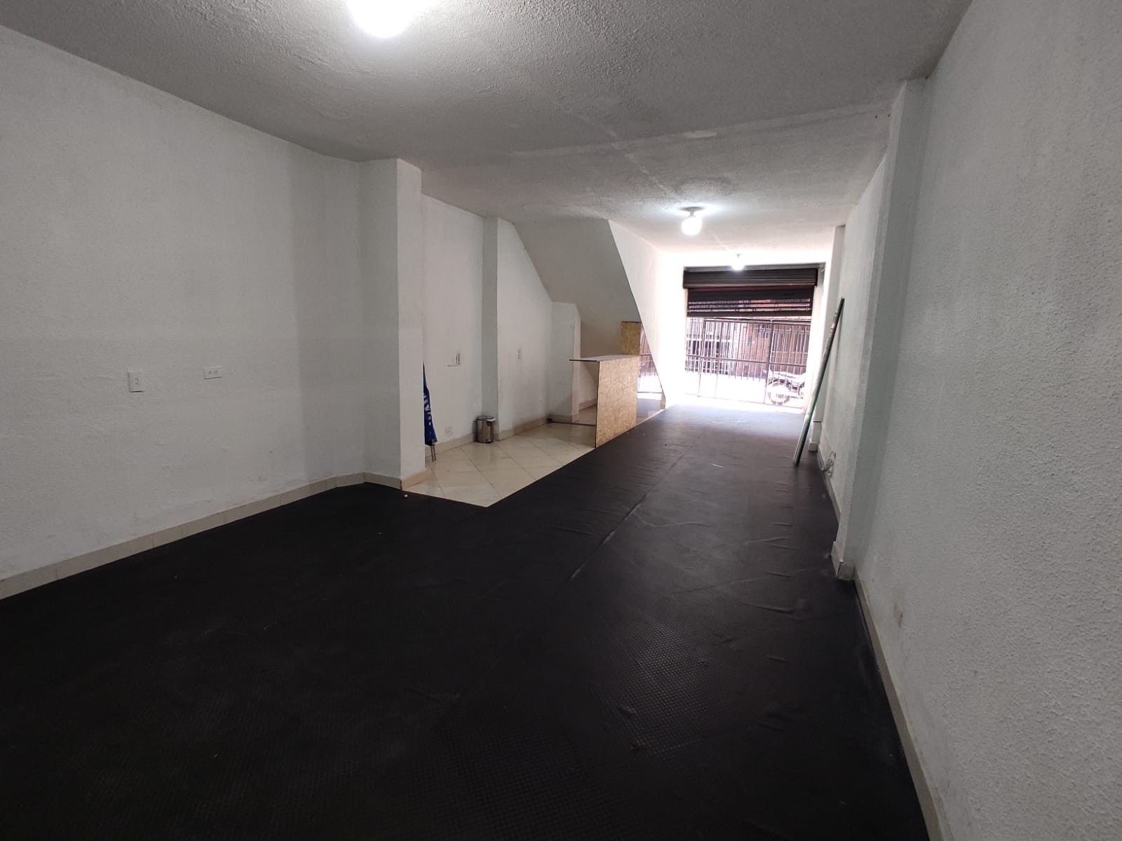 Local en arriendo Antioquia Medellín Naranjal 55 m2 Habitaciones 0 Baños 1 Garajes 0 Precio $2800000