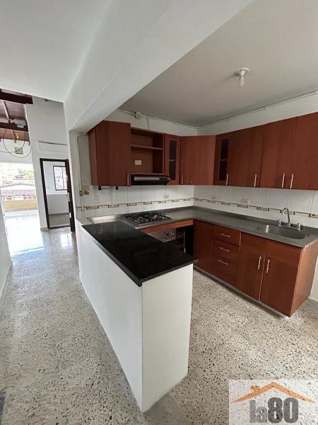 Apartamento en arriendo Antioquia Medellín Estadio 165 m2 Habitaciones 3 Baños 2 Garajes 0 Precio $3000000
