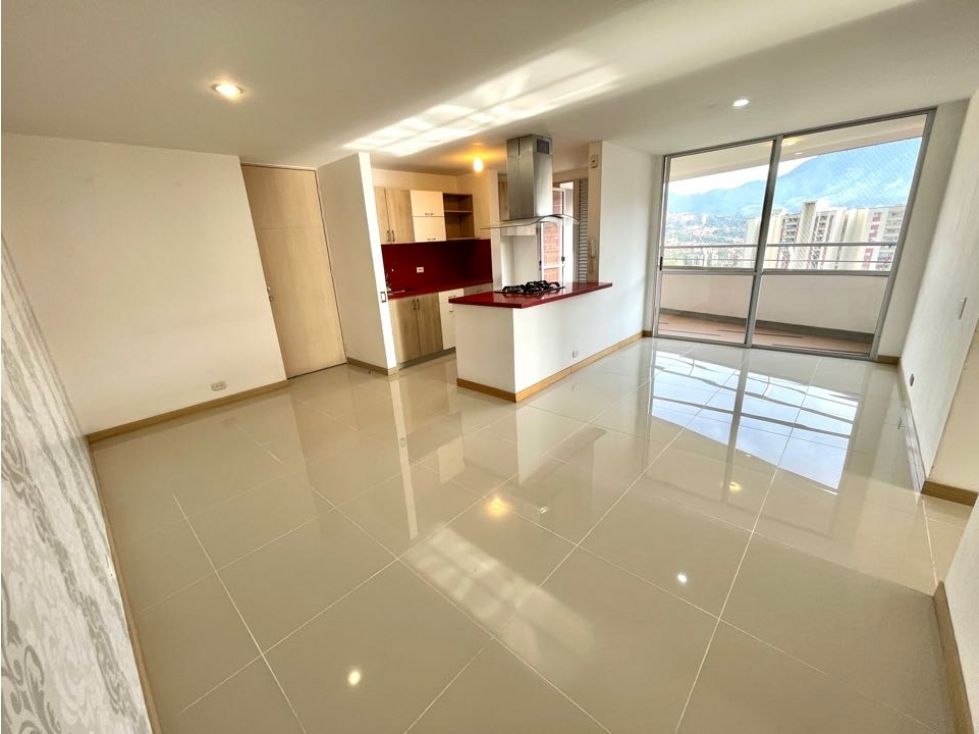 Apartamento en arriendo Antioquia Itagüí Santa Catalina 100 m2 Habitaciones 3 Baños 2 Garajes 2 Precio $2500000