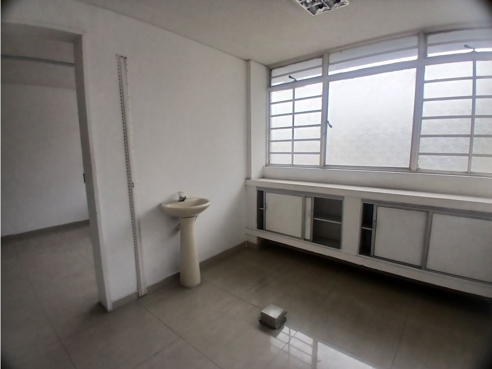 Consultorio en arriendo Caldas Manizales El Centro 25 m2 Habitaciones 0 Baños 1 Garajes 0 Precio $900000